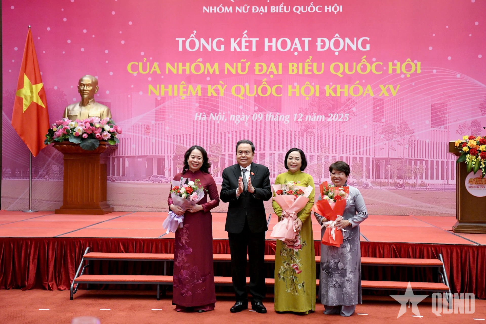 Chủ tịch Quốc hội Trần Thanh Mẫn dự tổng kết hoạt động của Nhóm nữ đại biểu Quốc hội